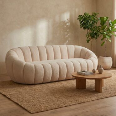 Sofá de tres plazas Horsens – Diseño Shell, tejido bouclé color crema